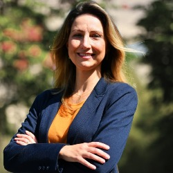 Fernanda Dobbin